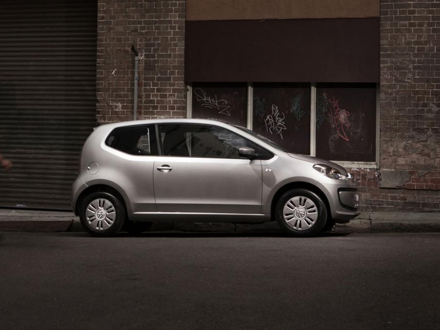  Volkswagen up! 3-Door 2012 года  (AU) (фото 14 из 15)
